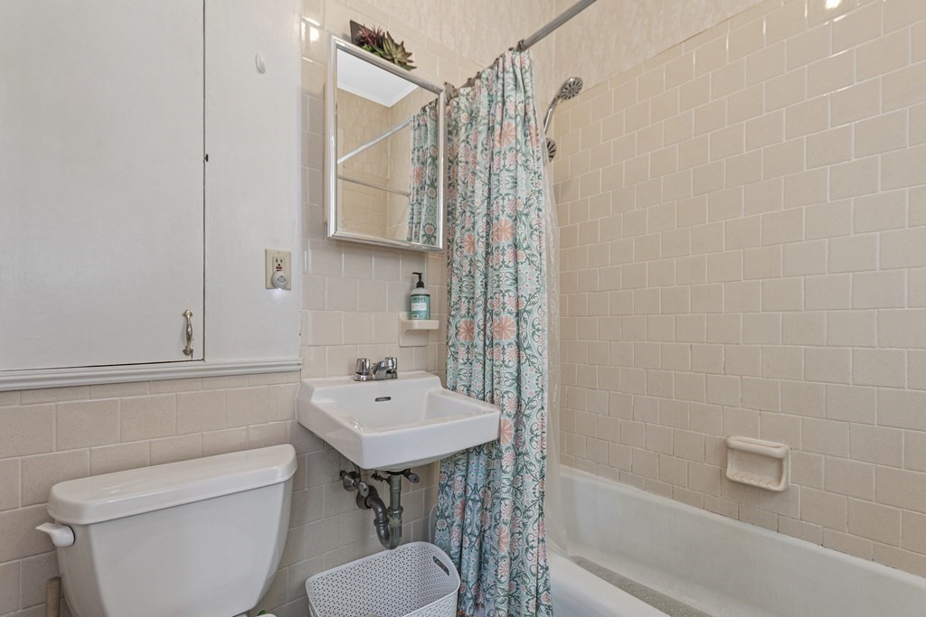 63-65 Lawrence St Unit: 63