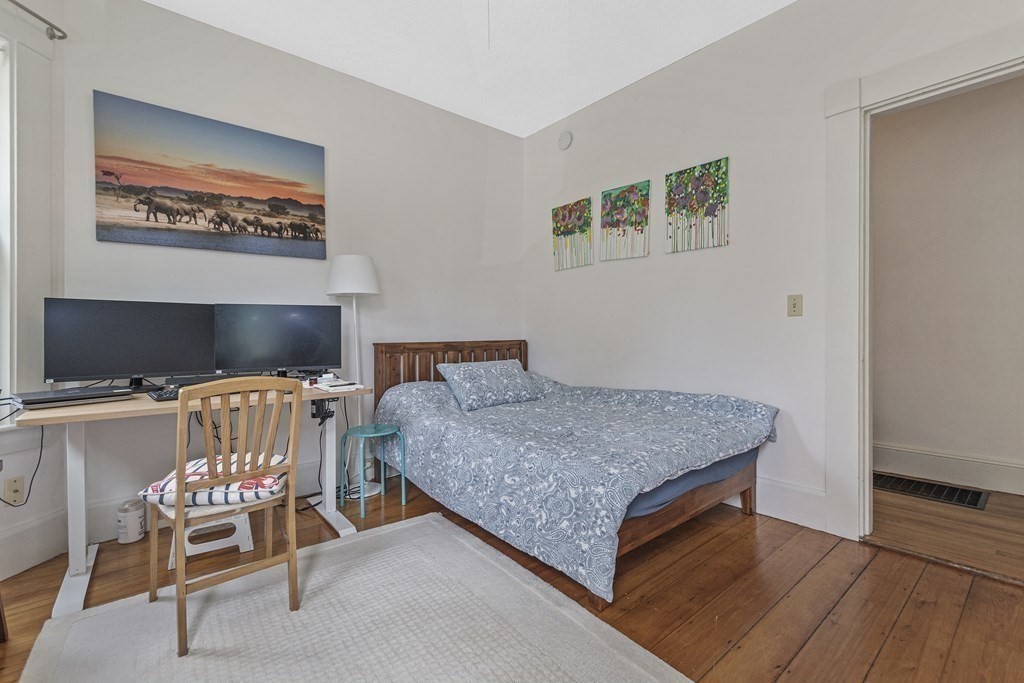 63-65 Lawrence St Unit: 63