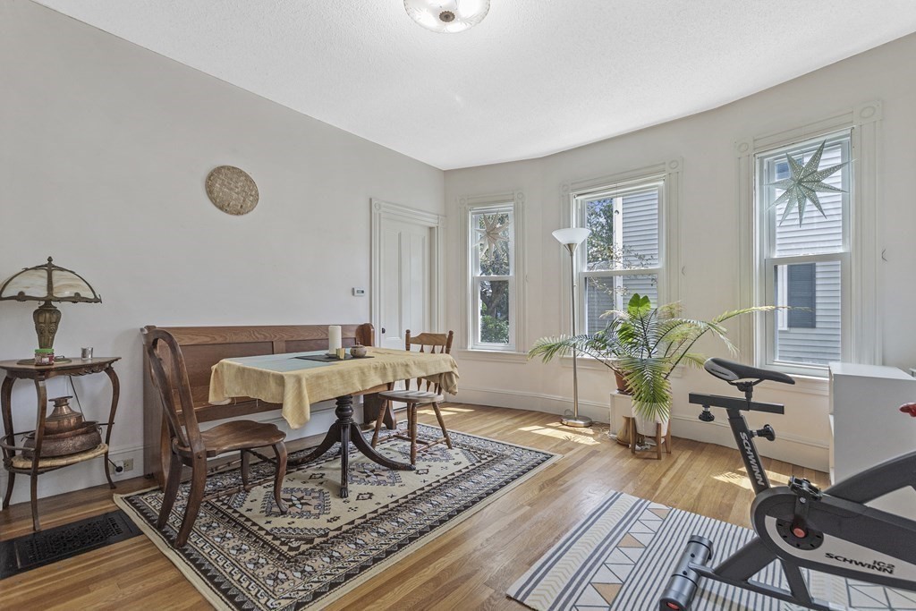 63-65 Lawrence St Unit: 63