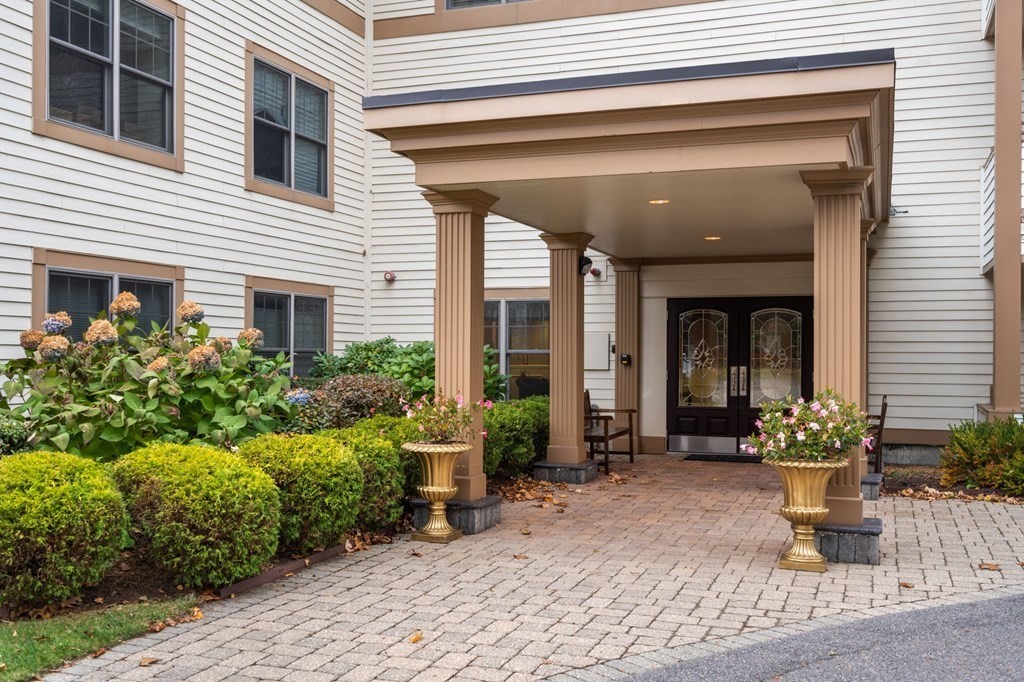 12 Russell Rd Unit: 304