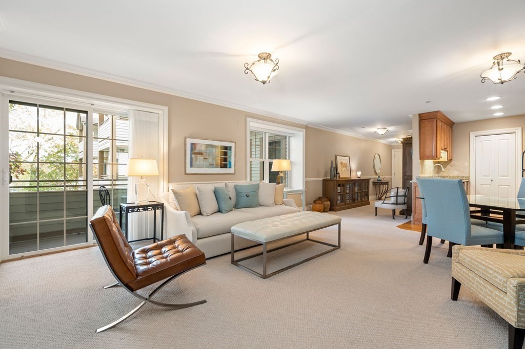 12 Russell Rd Unit: 304