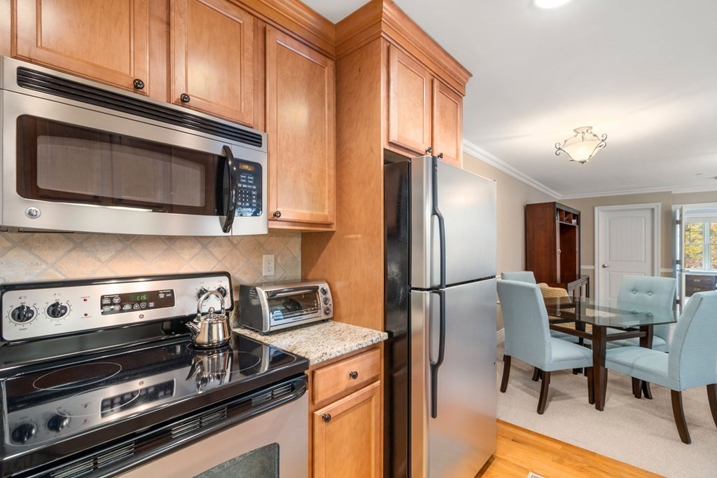 12 Russell Rd Unit: 304