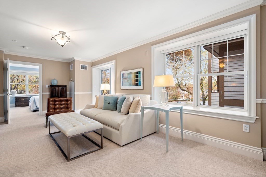 12 Russell Rd Unit: 304