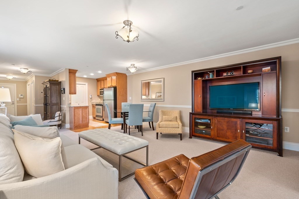 12 Russell Rd Unit: 304