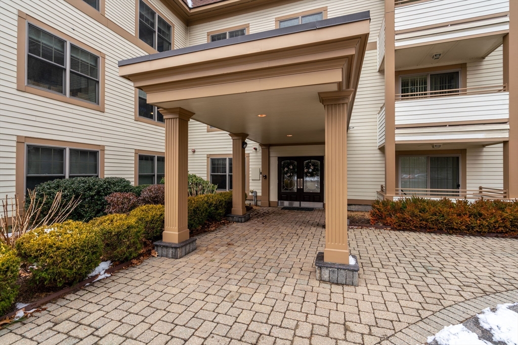 12 Russell Rd Unit: 207