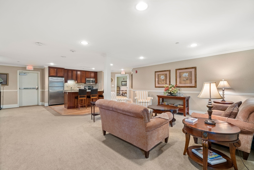 12 Russell Rd Unit: 207