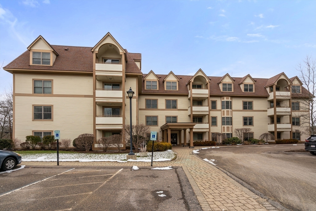 12 Russell Rd Unit: 207