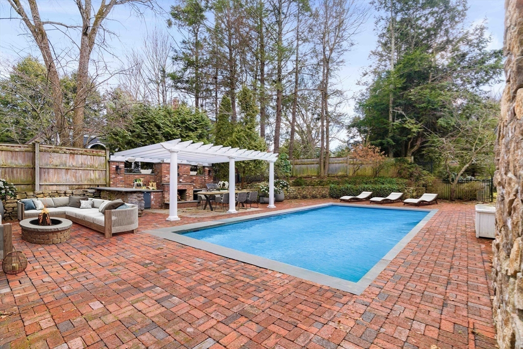 46 Woodman Road