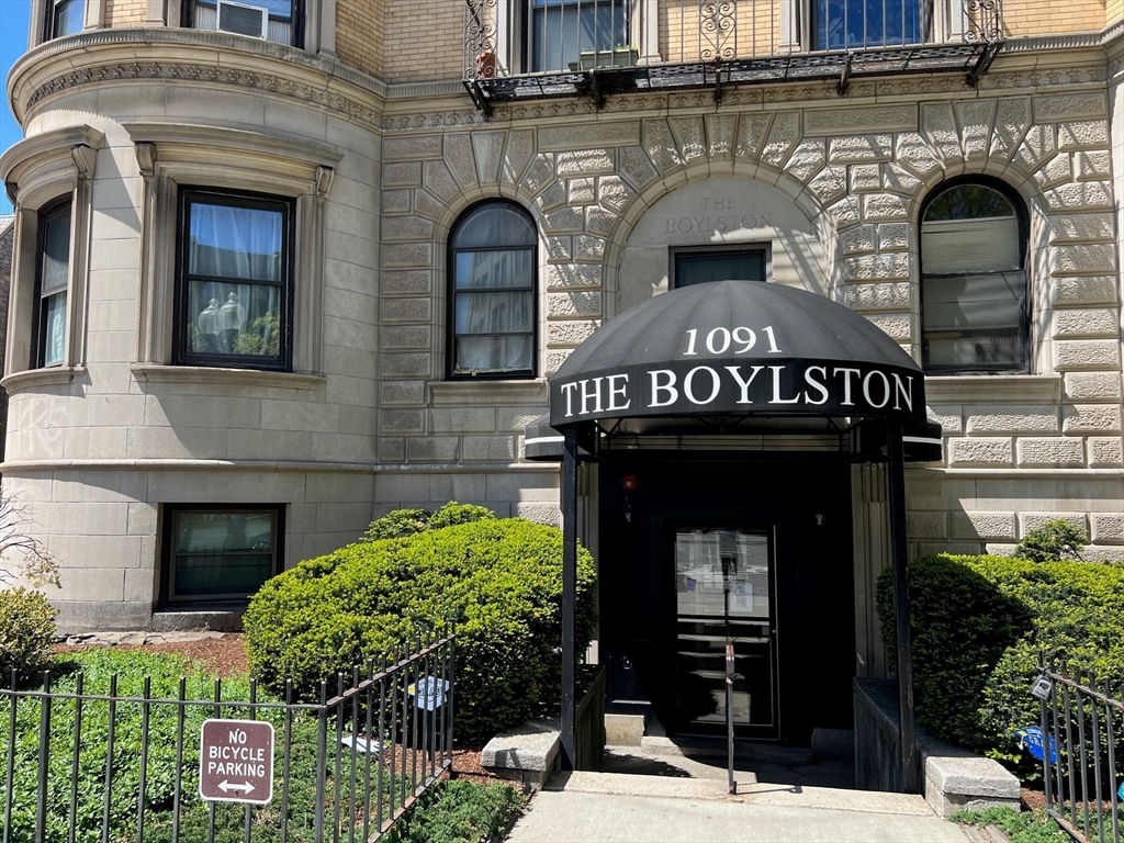 1091 Boylston St # 22