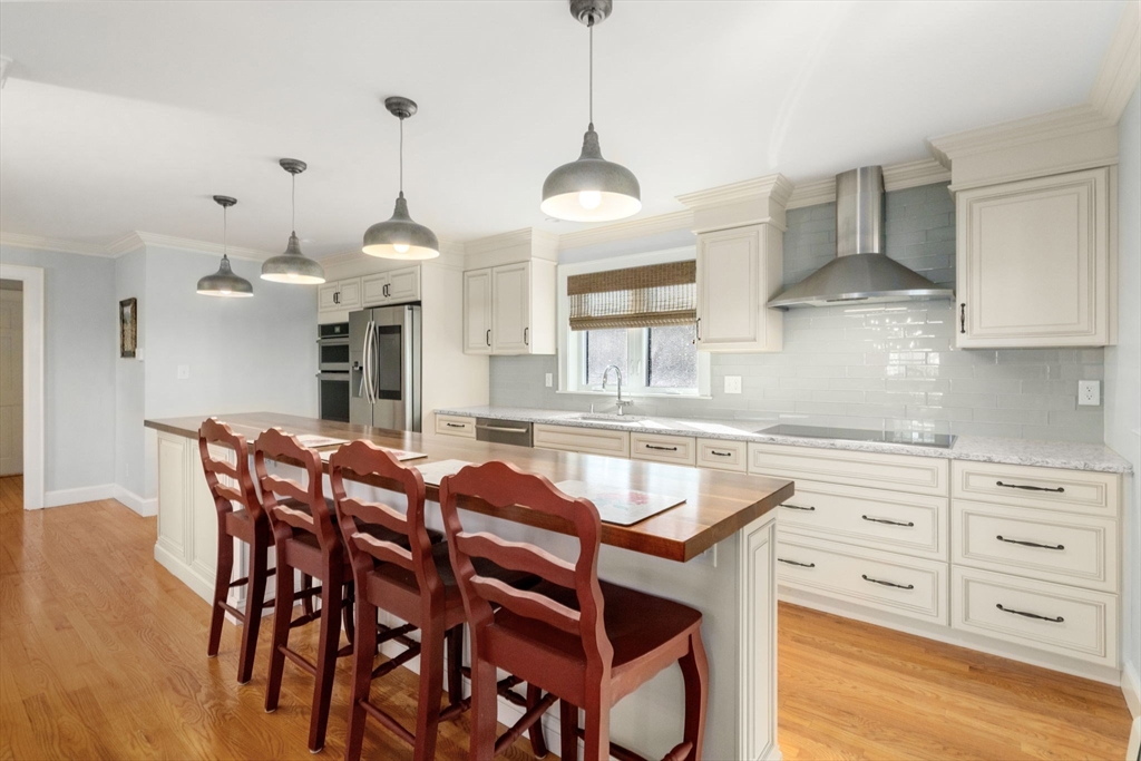 51 Emerson Rd