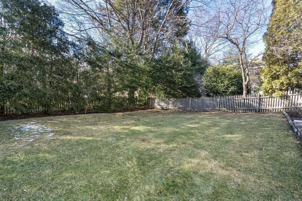 51 Emerson Rd