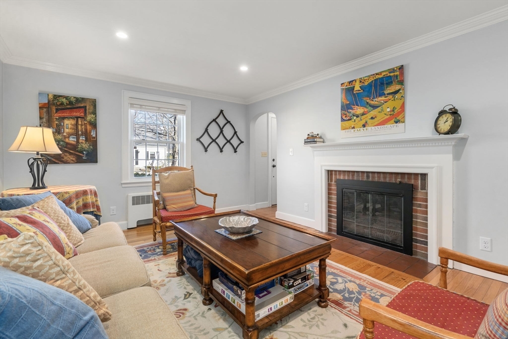 51 Emerson Rd
