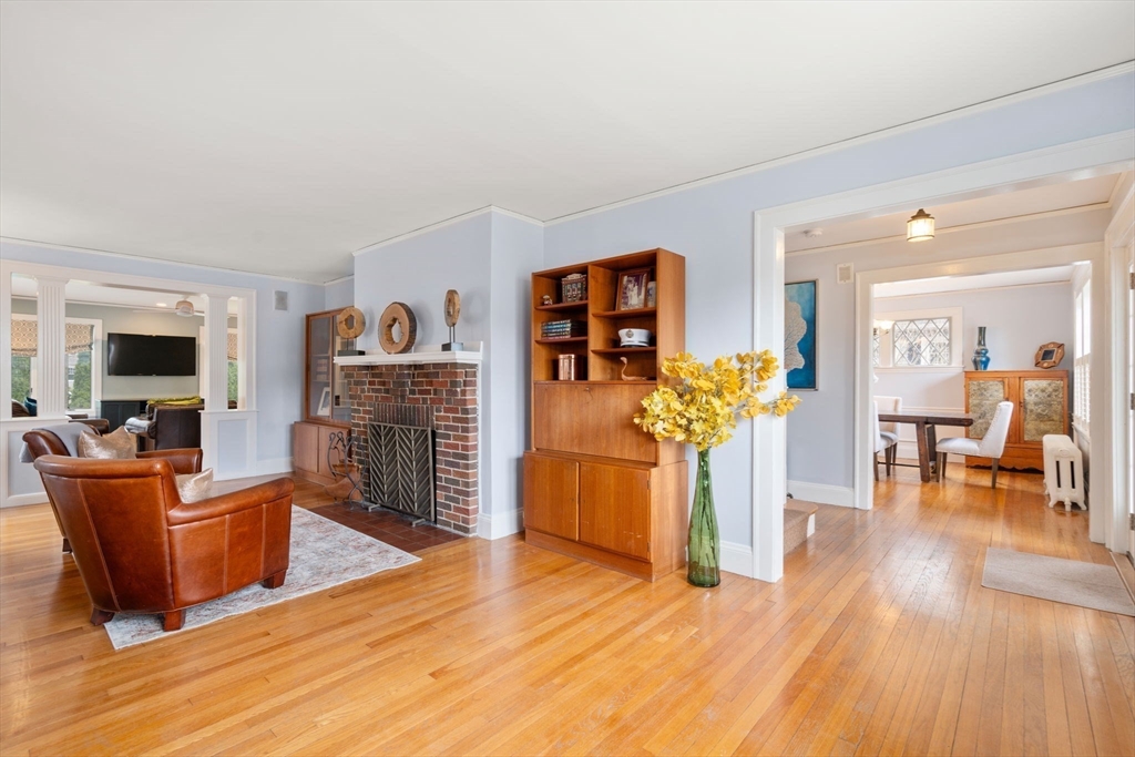 81 Prince St