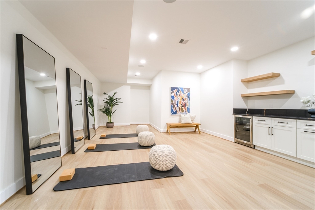6 Newbury Park