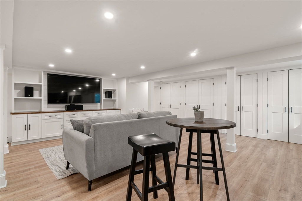 111 Elgin St