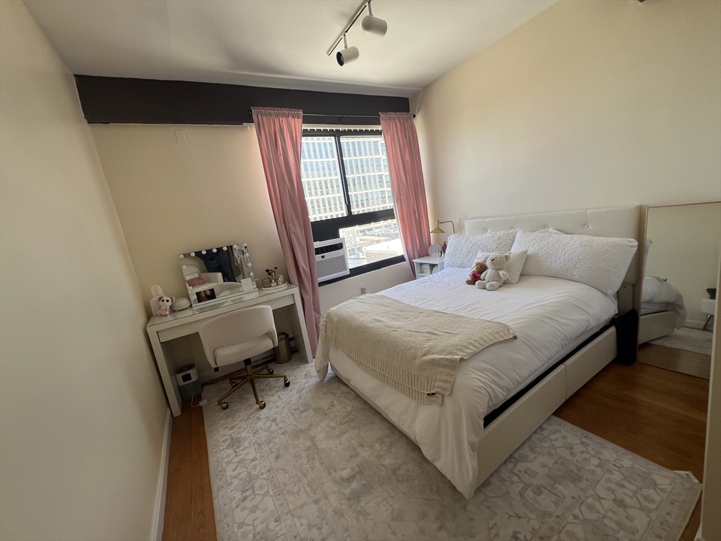 12 Stoneholm St # 617