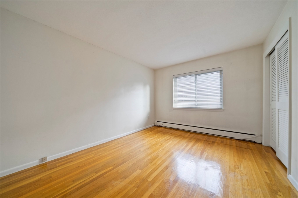 425 S Huntington Ave # 8