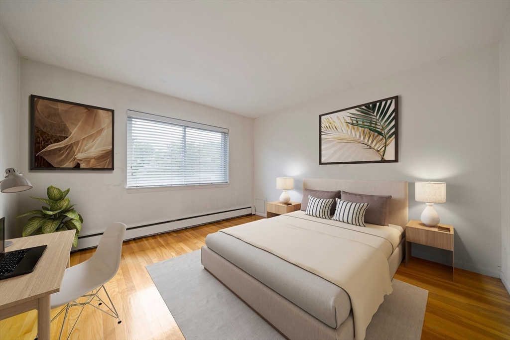 425 S Huntington Ave # 8
