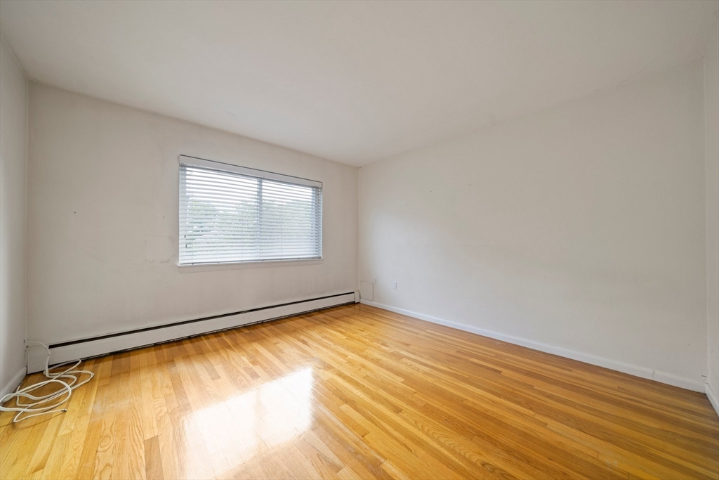 425 S Huntington Ave # 8