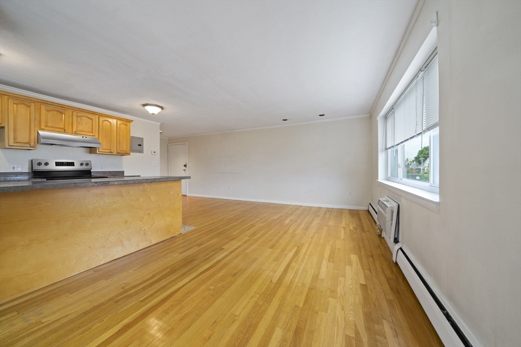 425 S Huntington Ave # 8