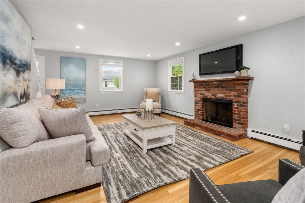 4 Brigham Ct