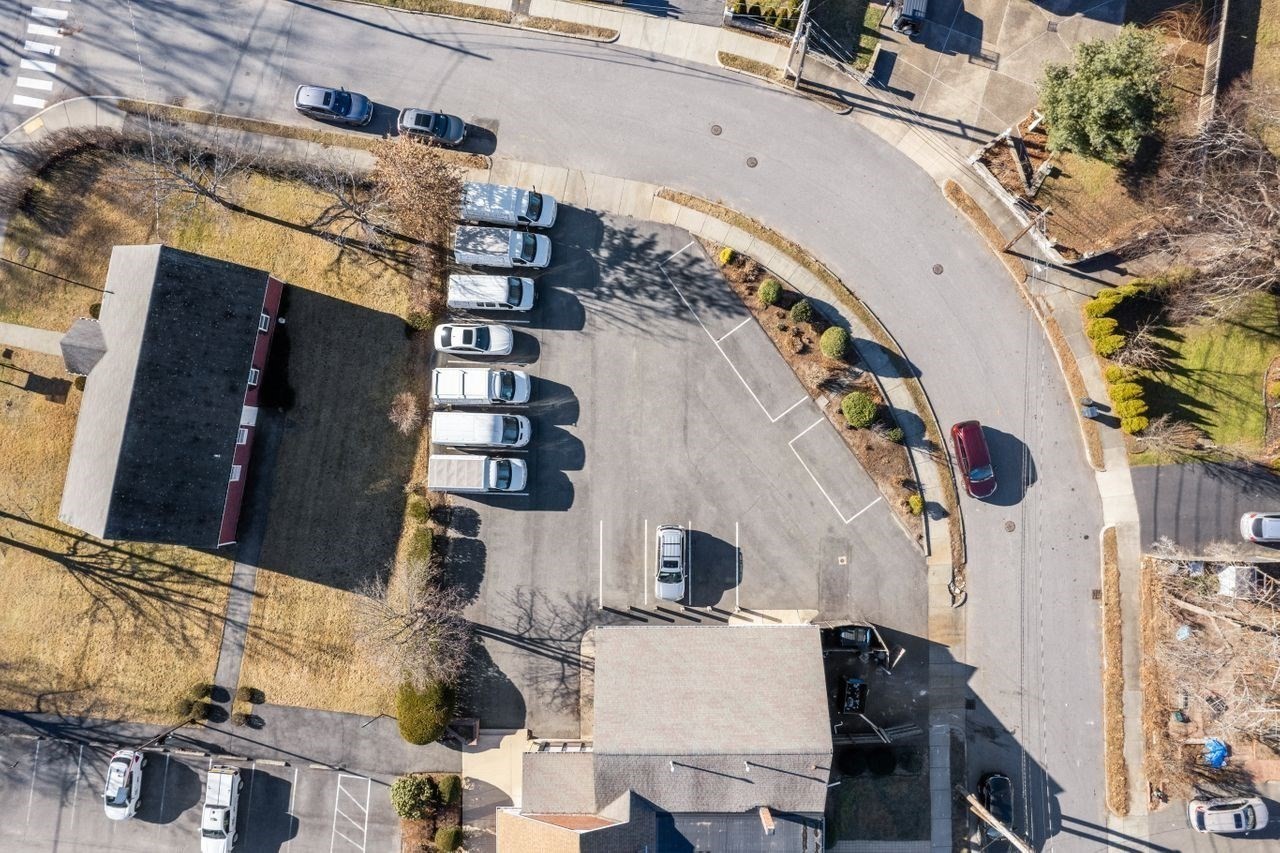 655 Saw Mill Brook Pkwy Unit: E