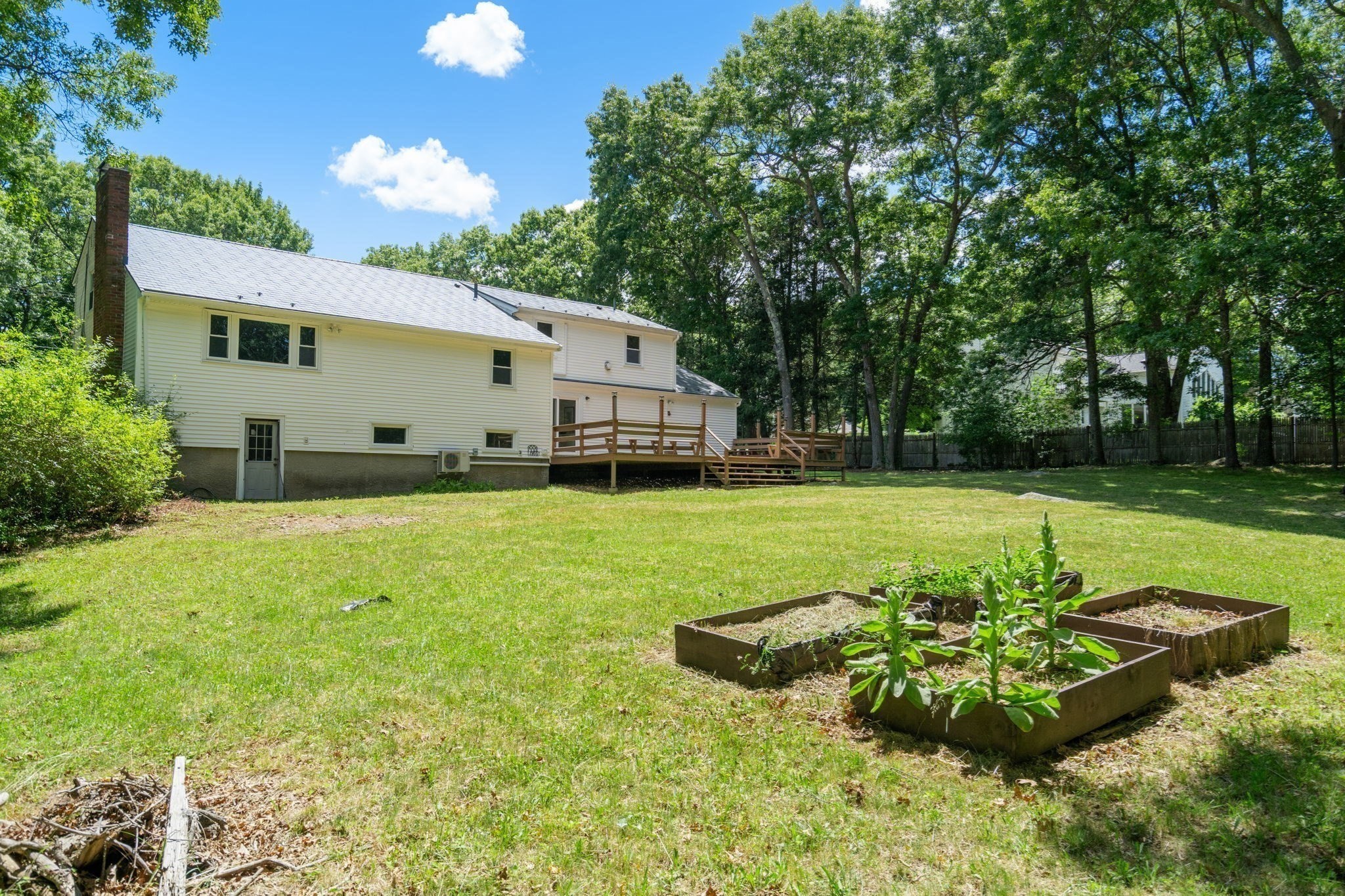 19 Country Ln