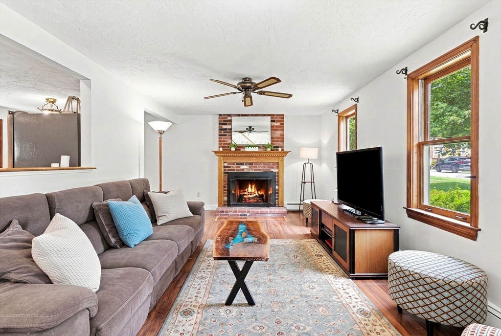 25 Mockingbird Ln
