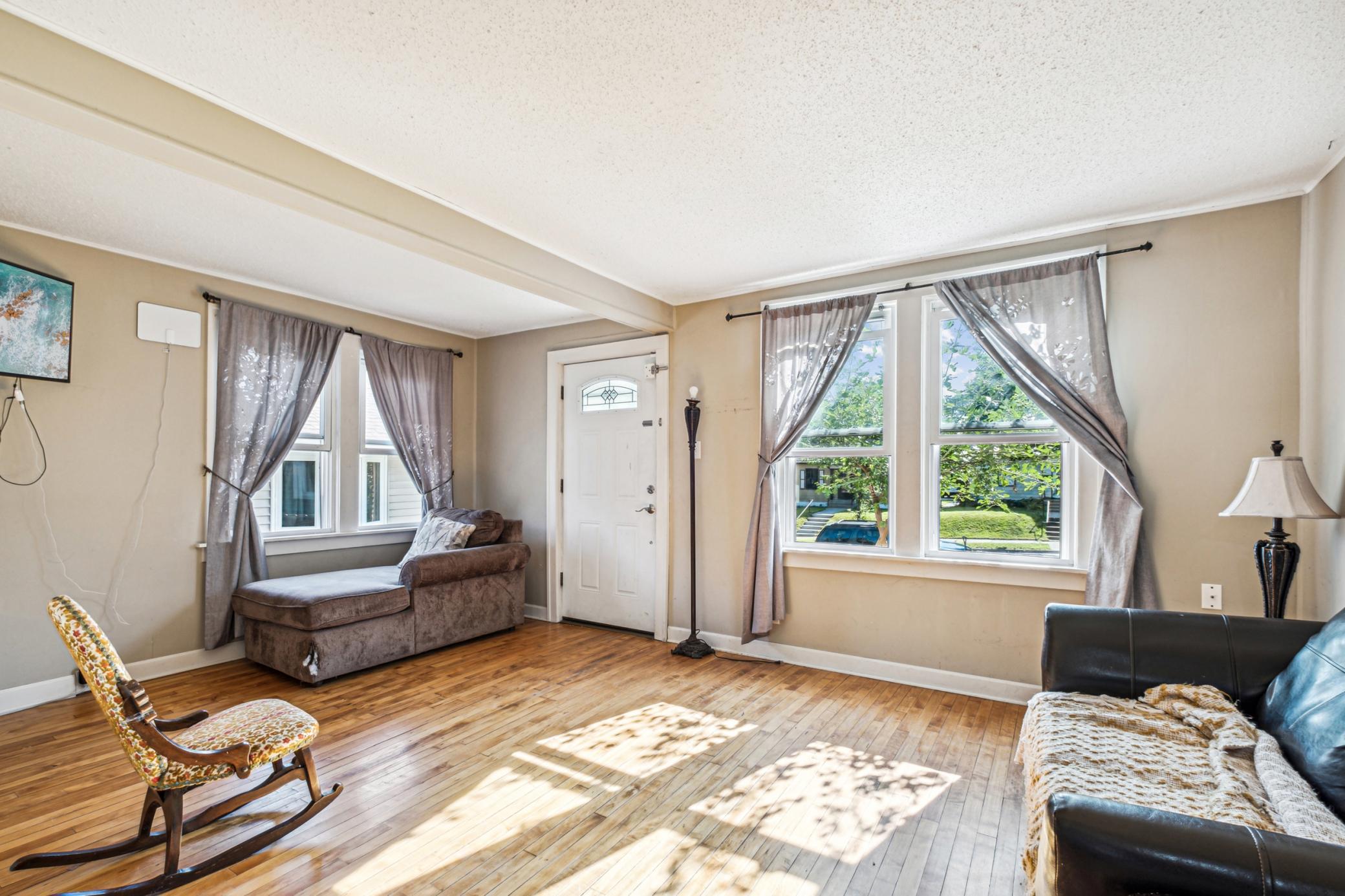 3743 Colfax Avenue N