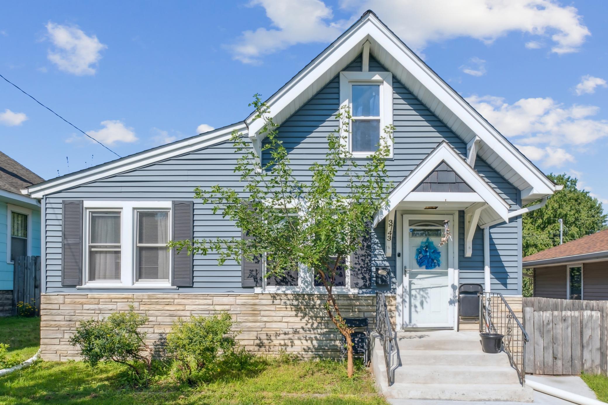 3743 Colfax Avenue N