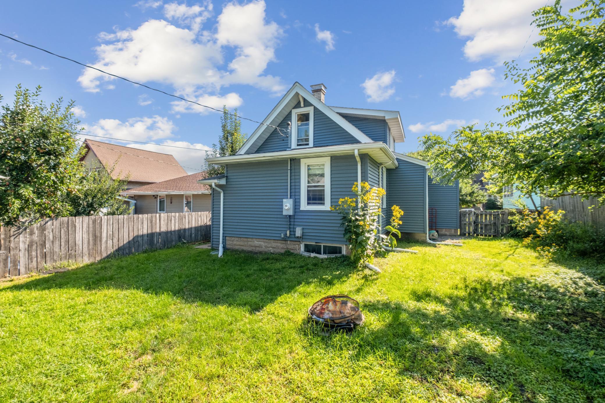 3743 Colfax Avenue N