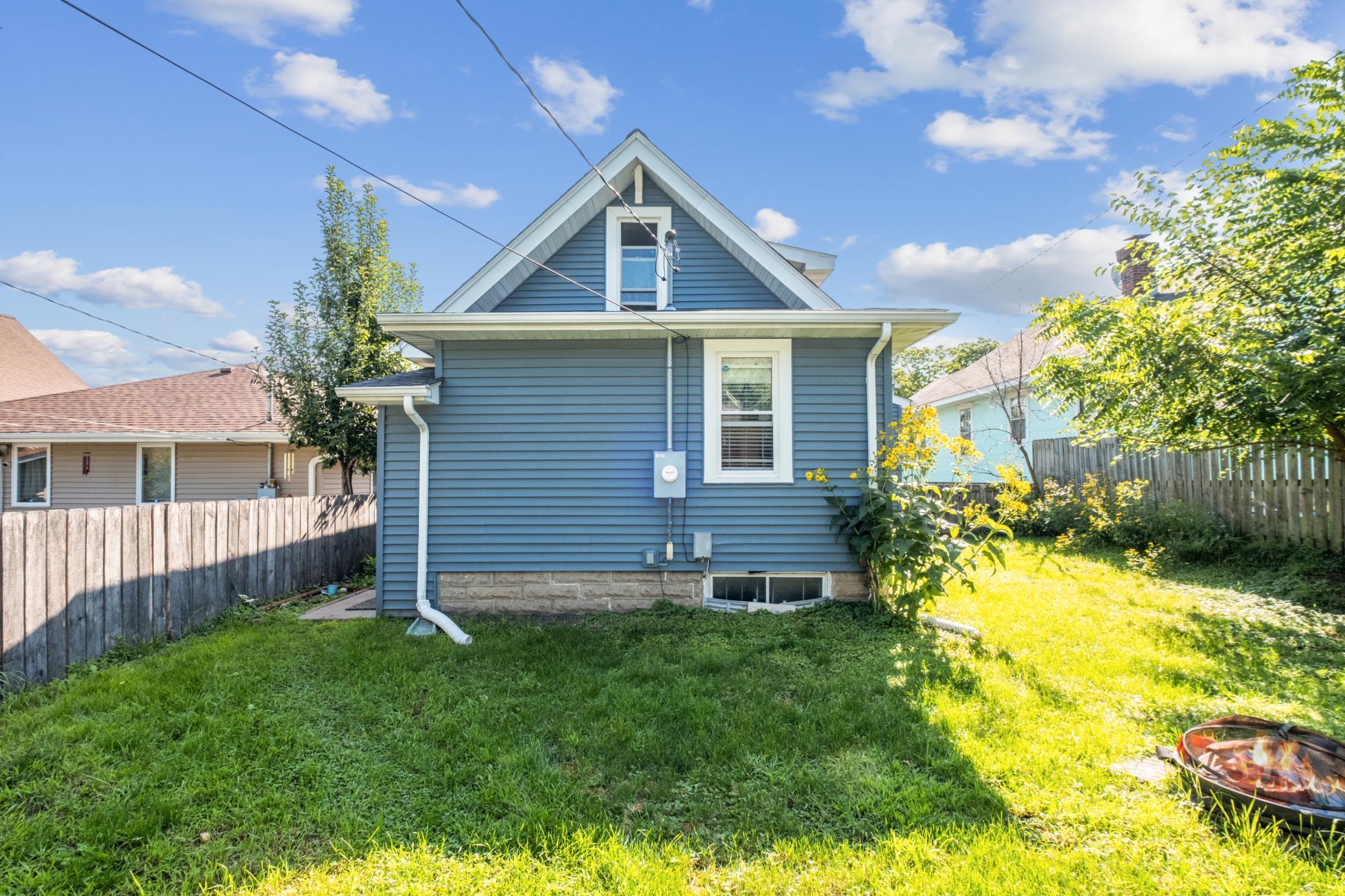 3743 Colfax Avenue N