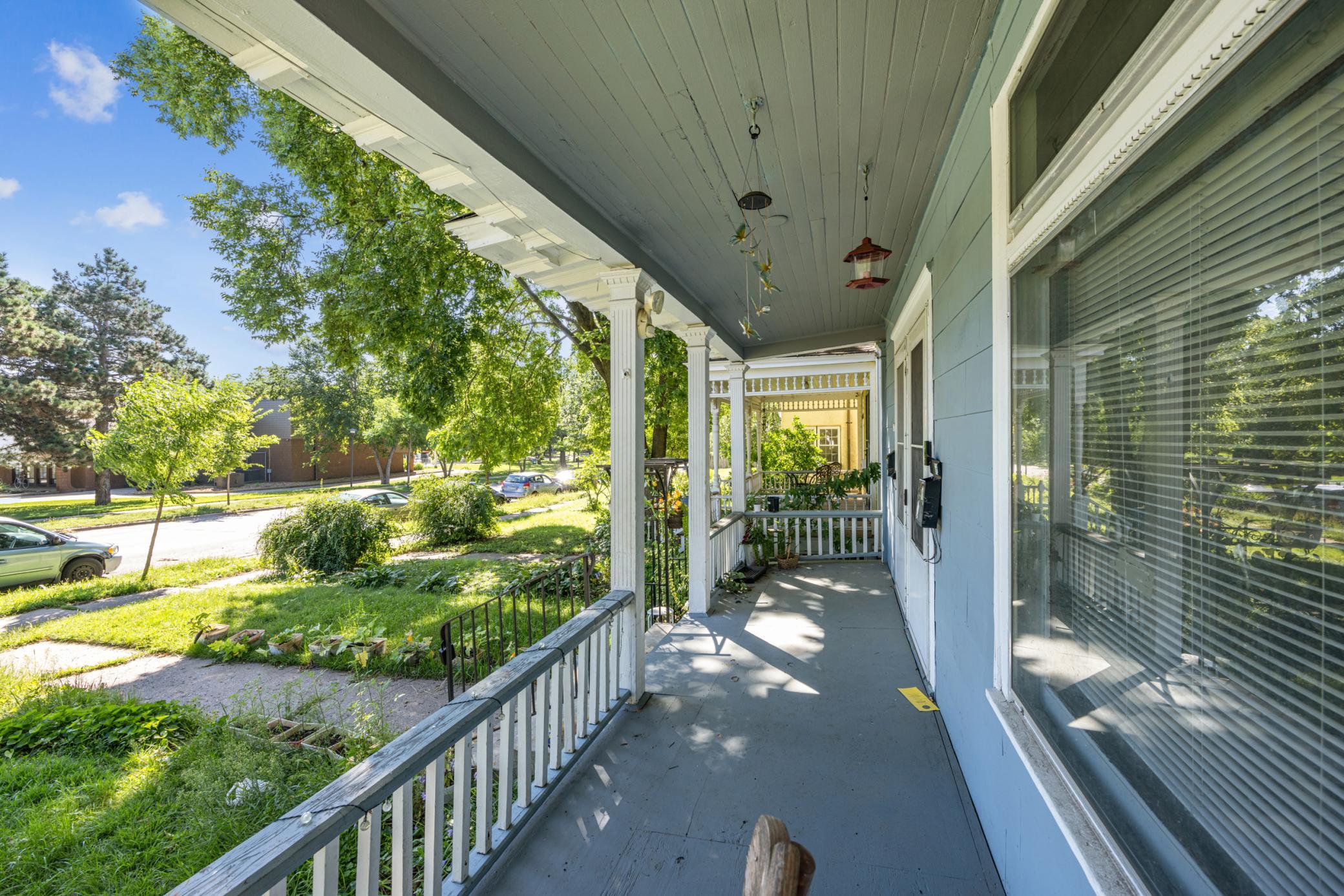 2827 Lyndale Avenue N