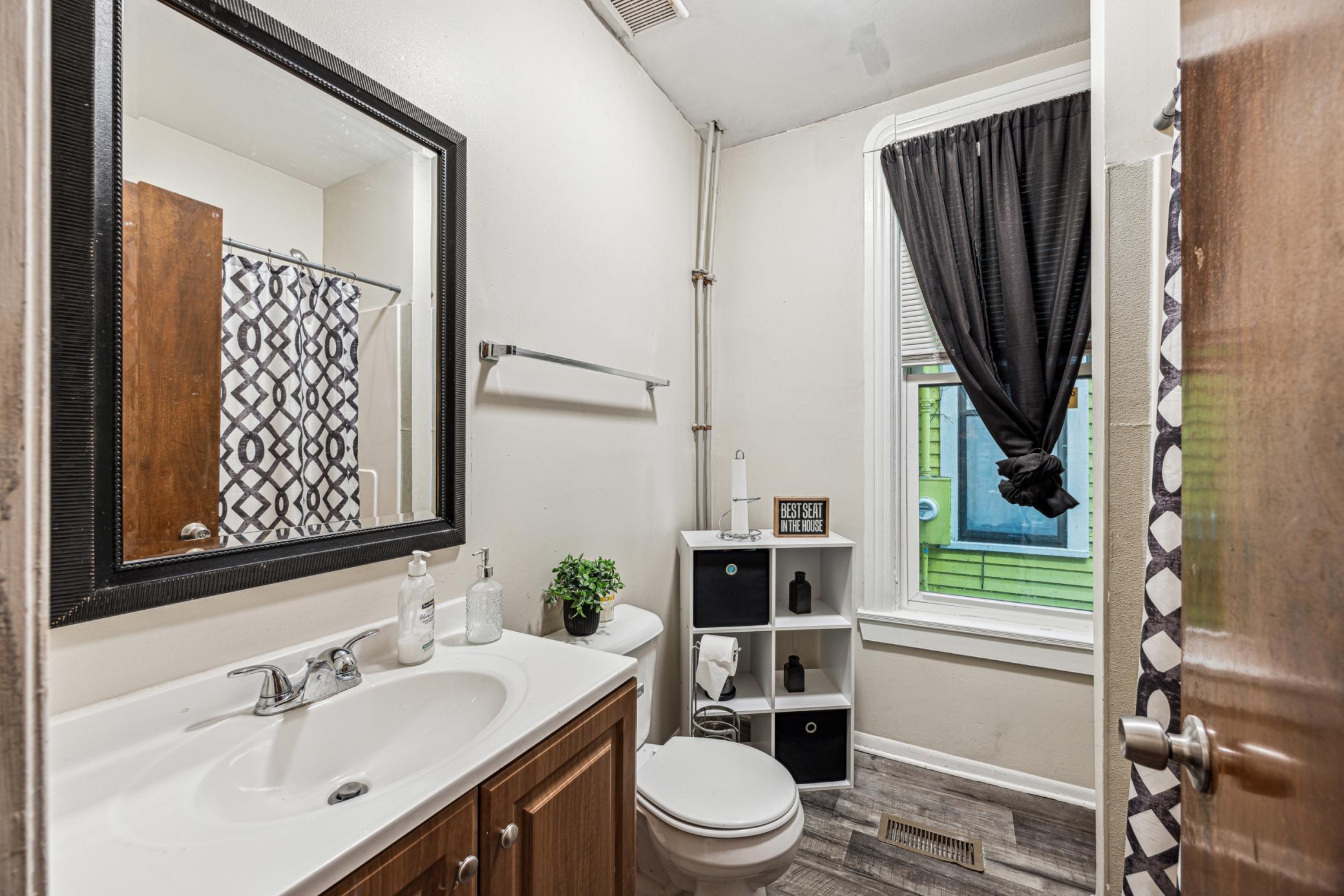 2827 Lyndale Avenue N