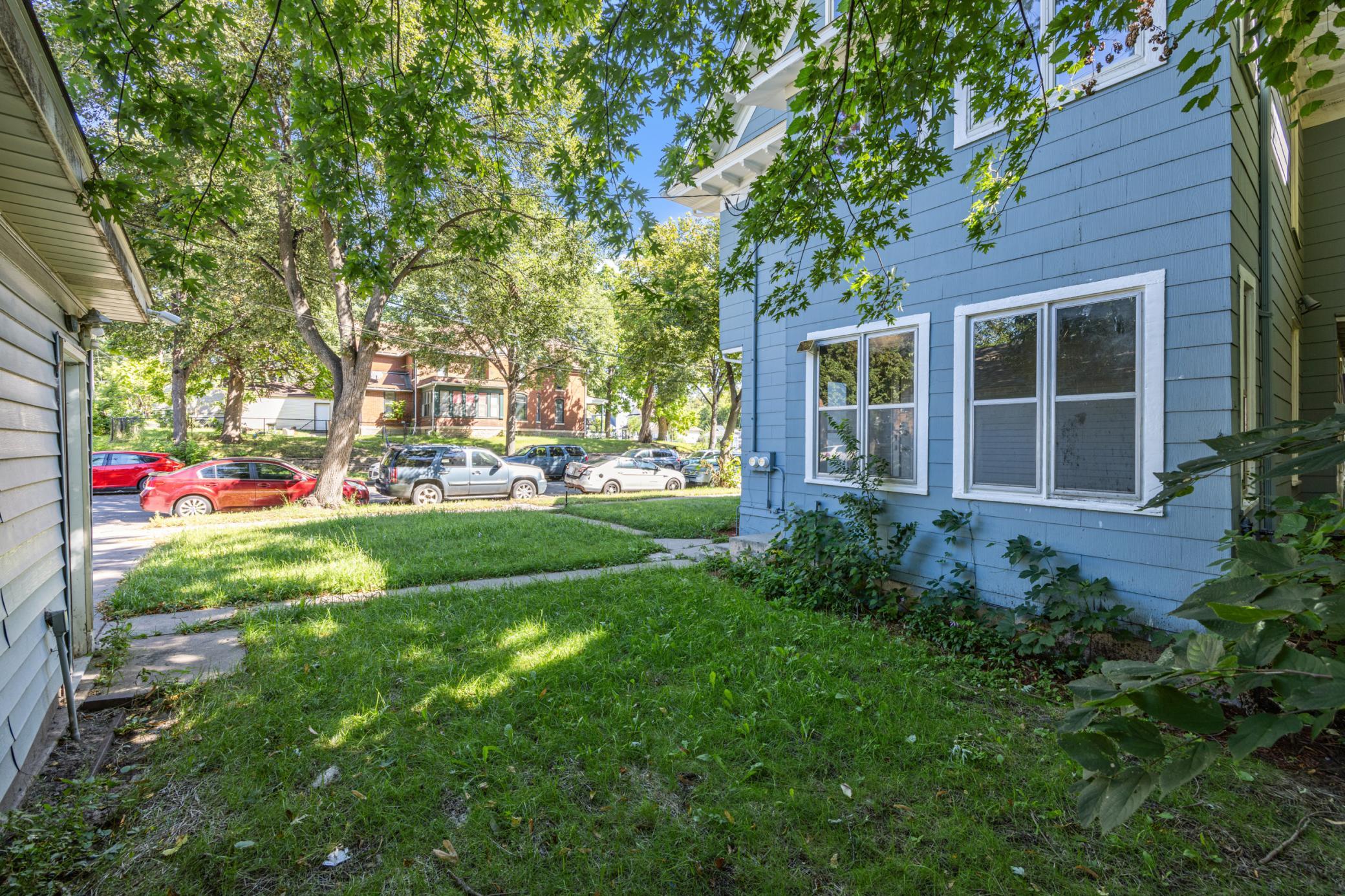 2827 Lyndale Avenue N