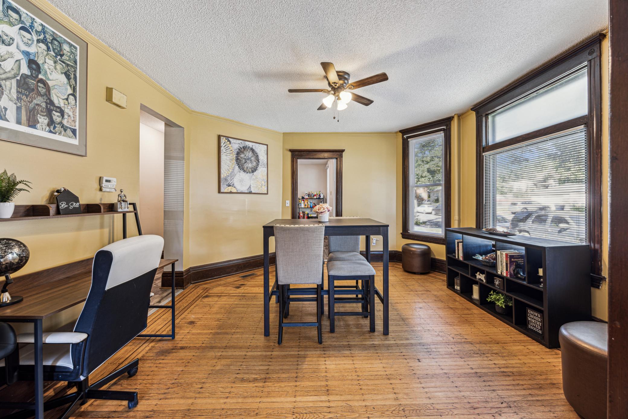 2827 Lyndale Avenue N