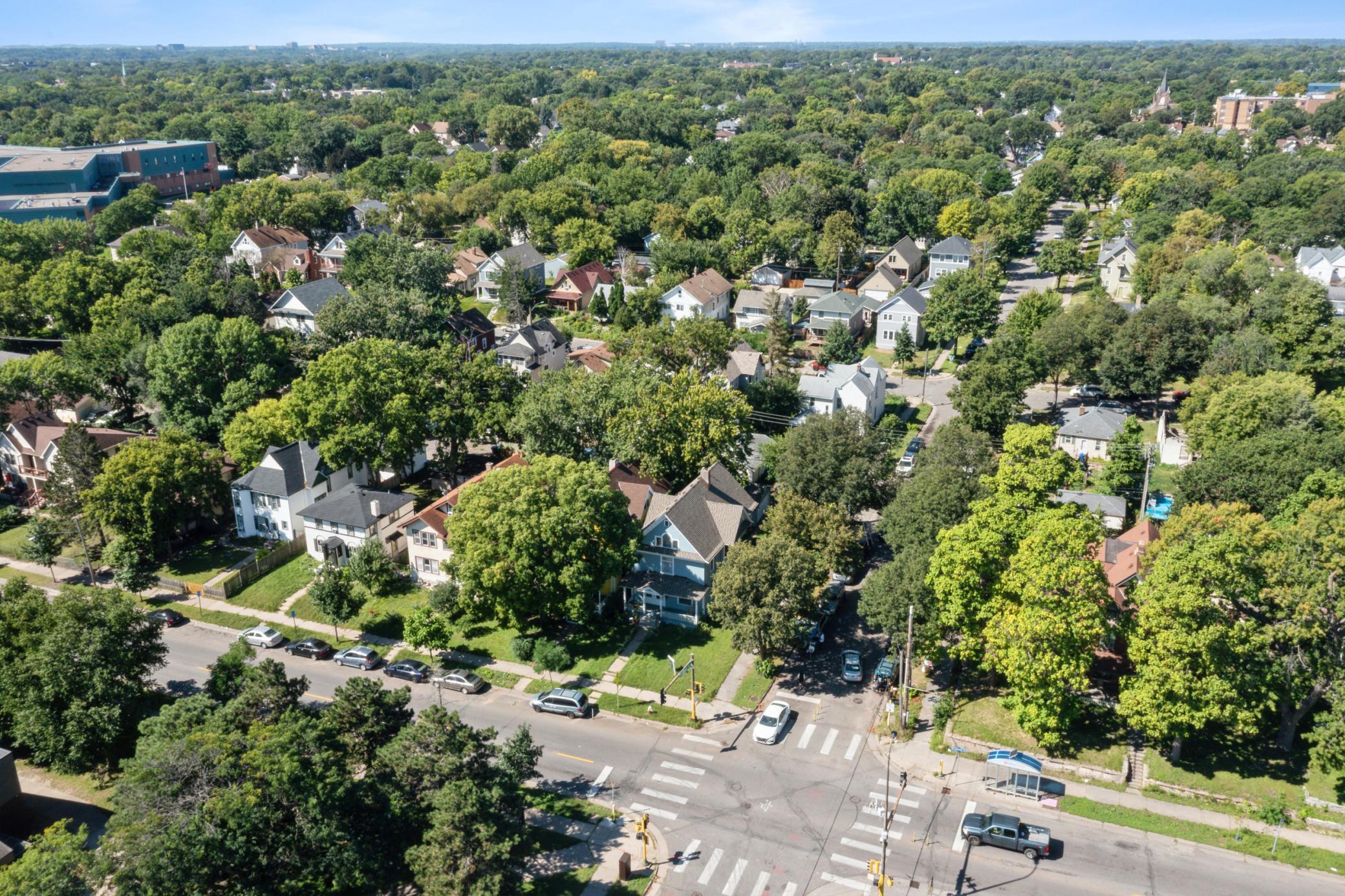 2827 Lyndale Avenue N