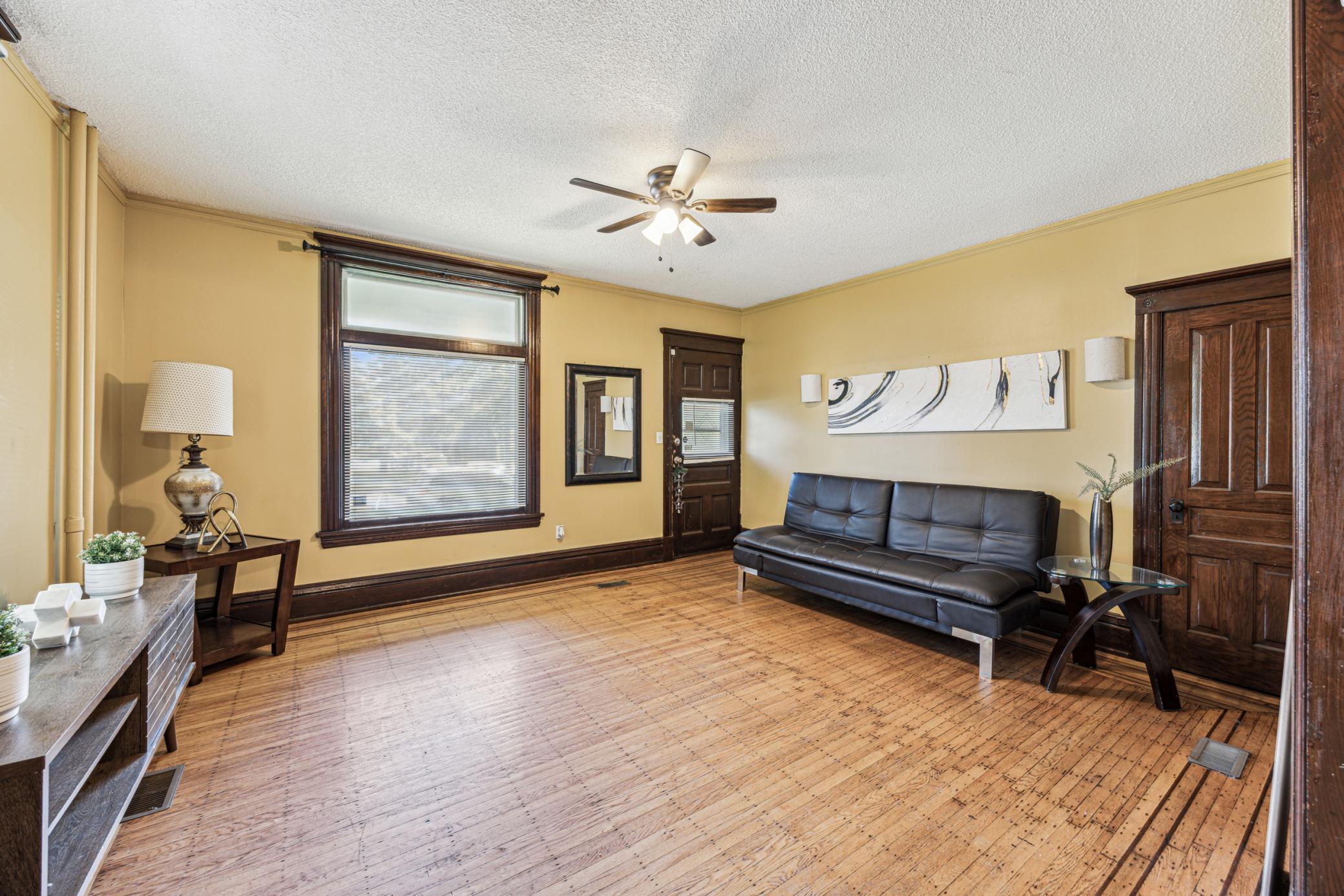 2827 Lyndale Avenue N