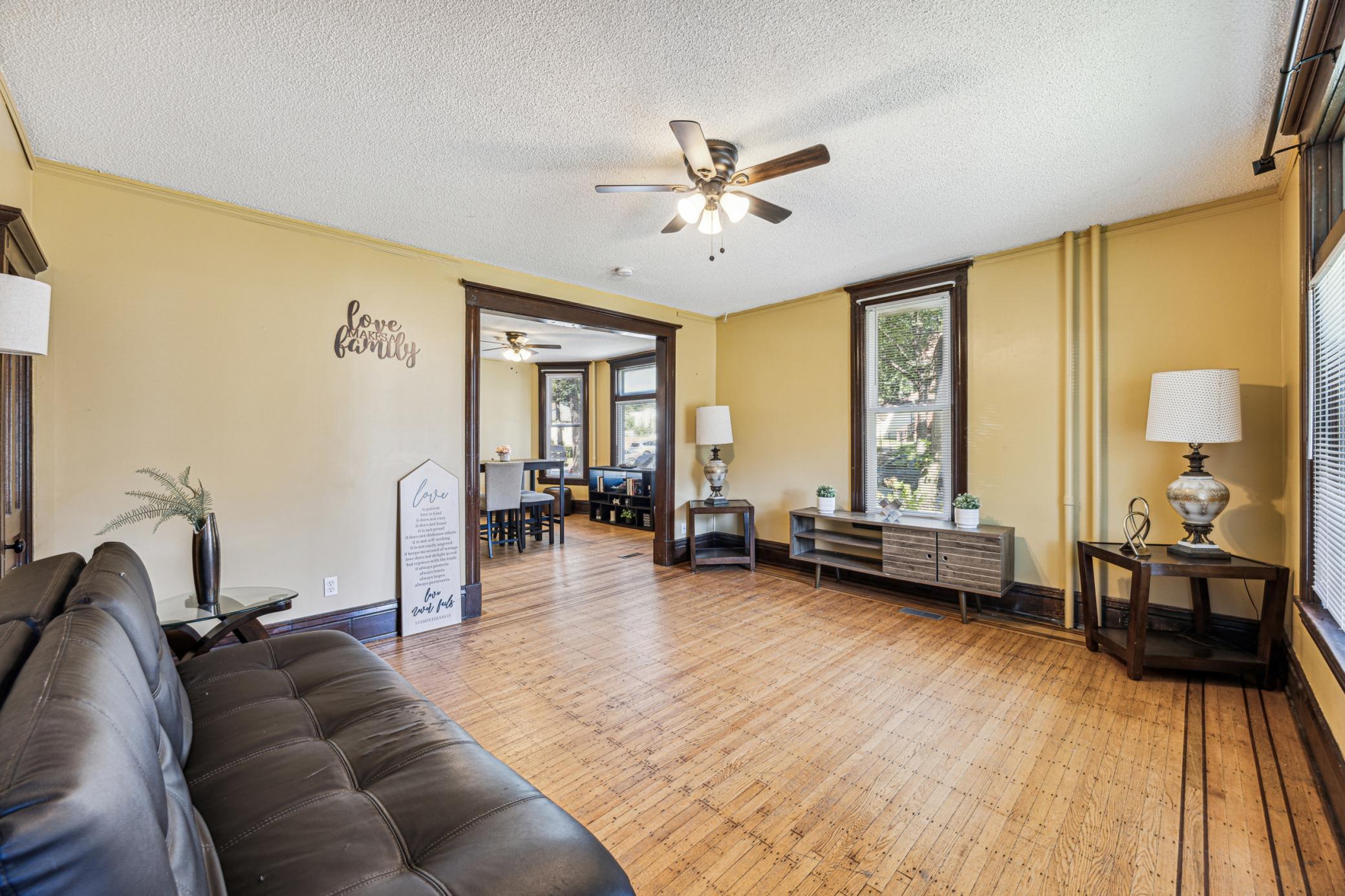 2827 Lyndale Avenue N