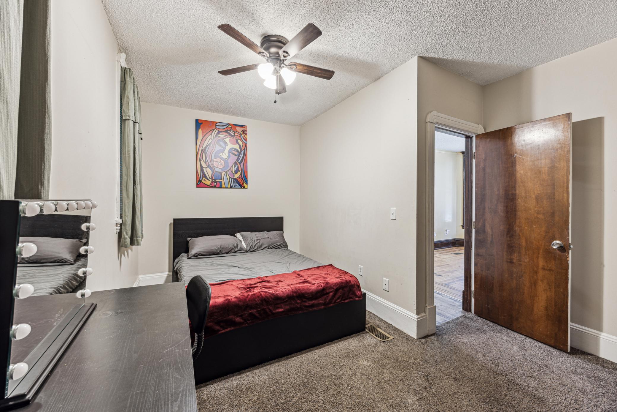 2827 Lyndale Avenue N