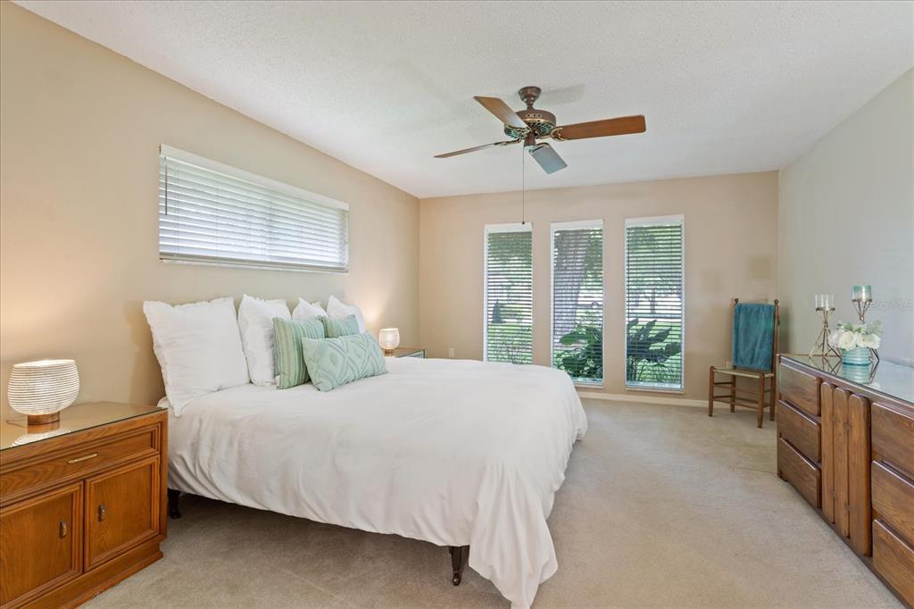 8558 CLOVER COURT