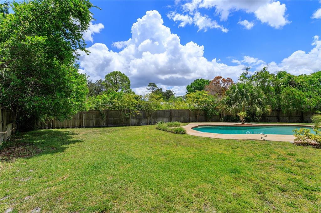 8558 CLOVER COURT