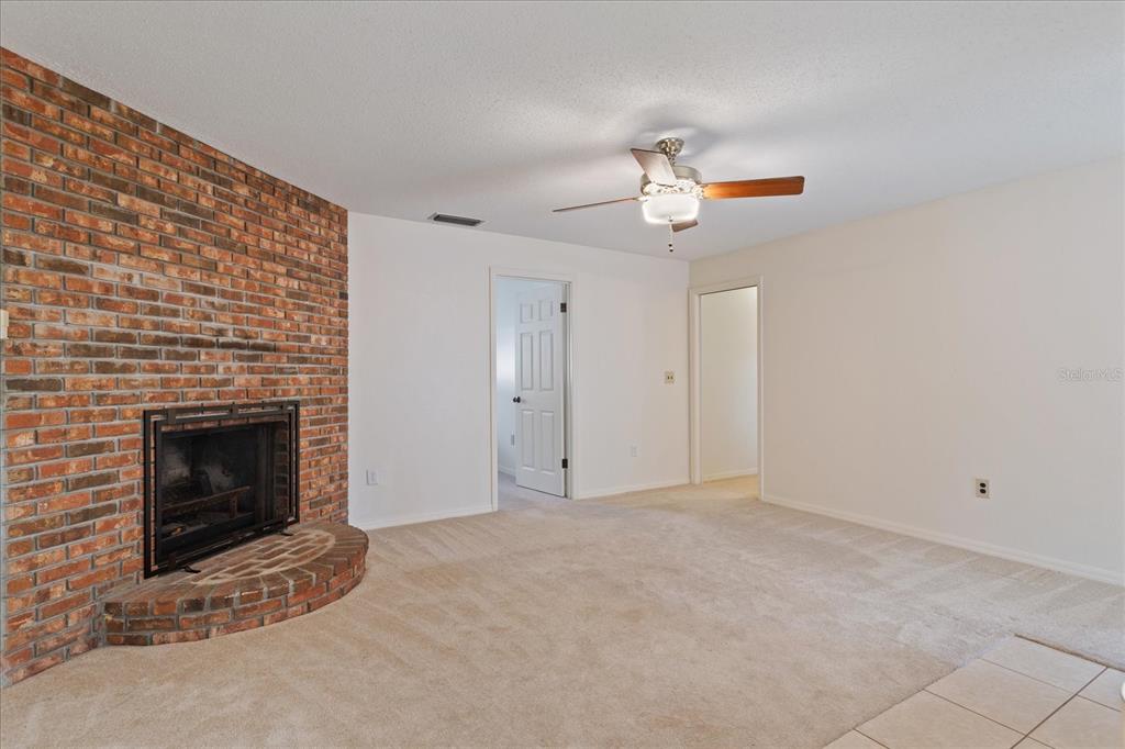 8558 CLOVER COURT