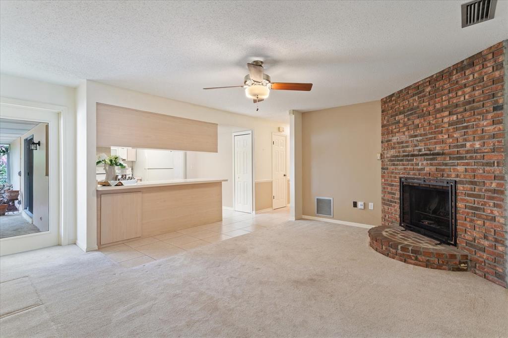 8558 CLOVER COURT