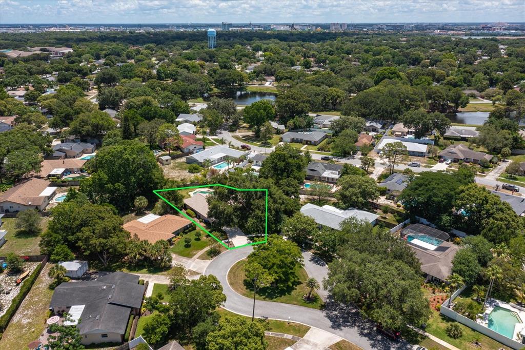 8558 CLOVER COURT