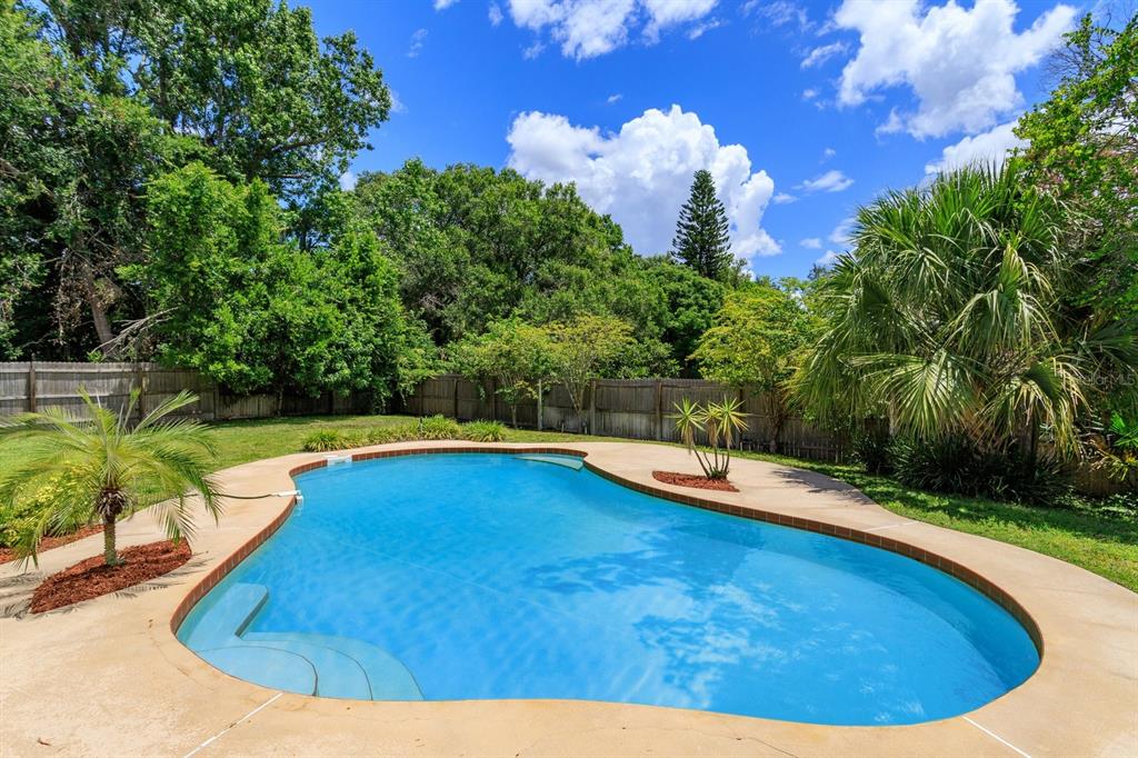 8558 CLOVER COURT