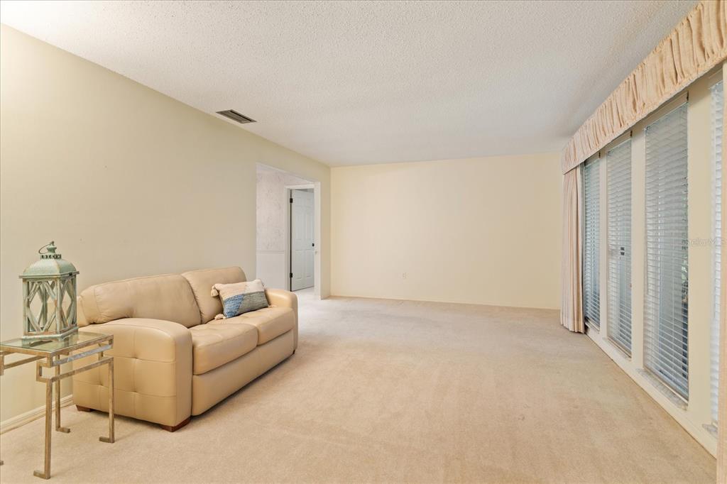 8558 CLOVER COURT