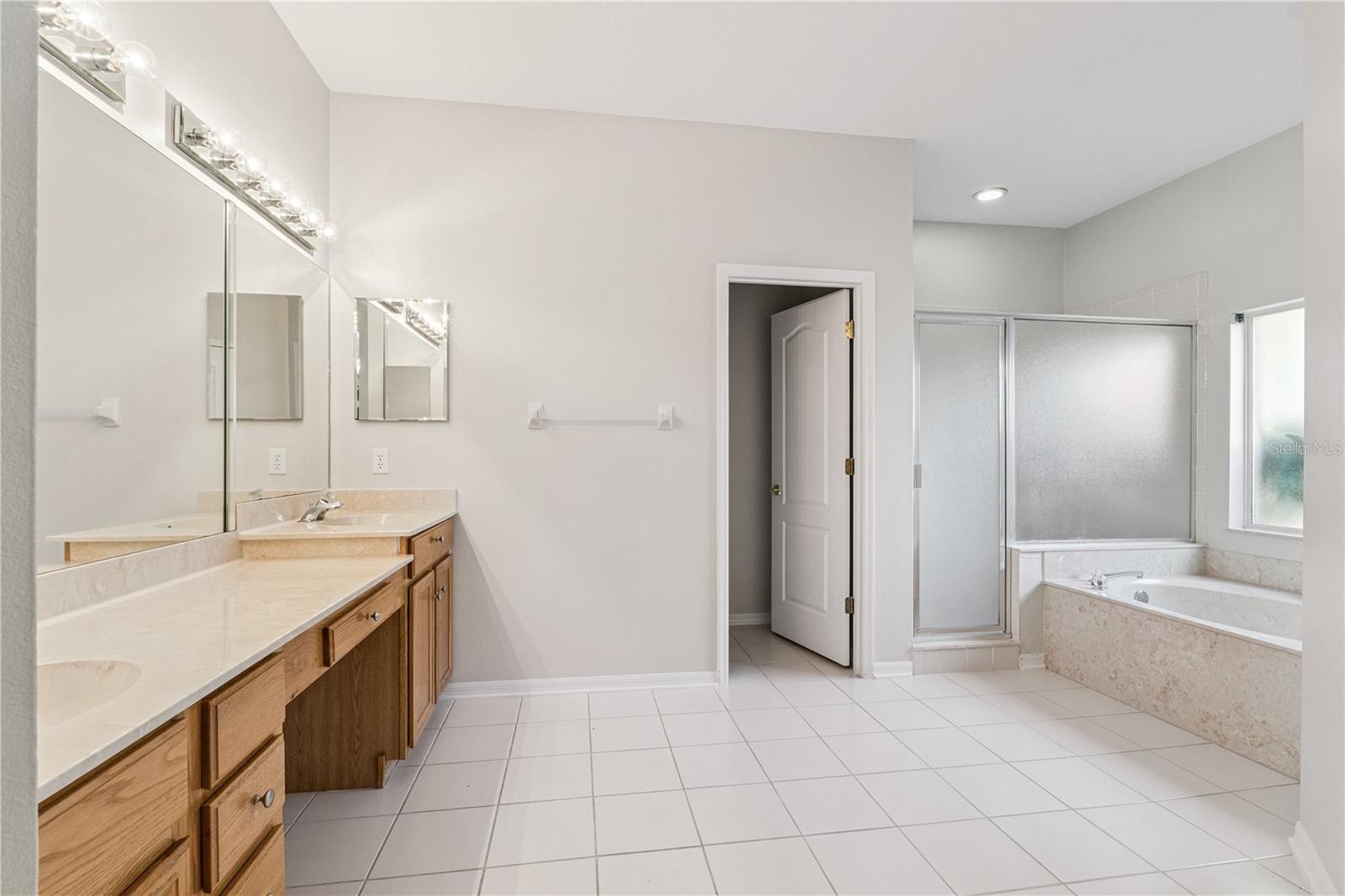 10125 FOXHURST CT