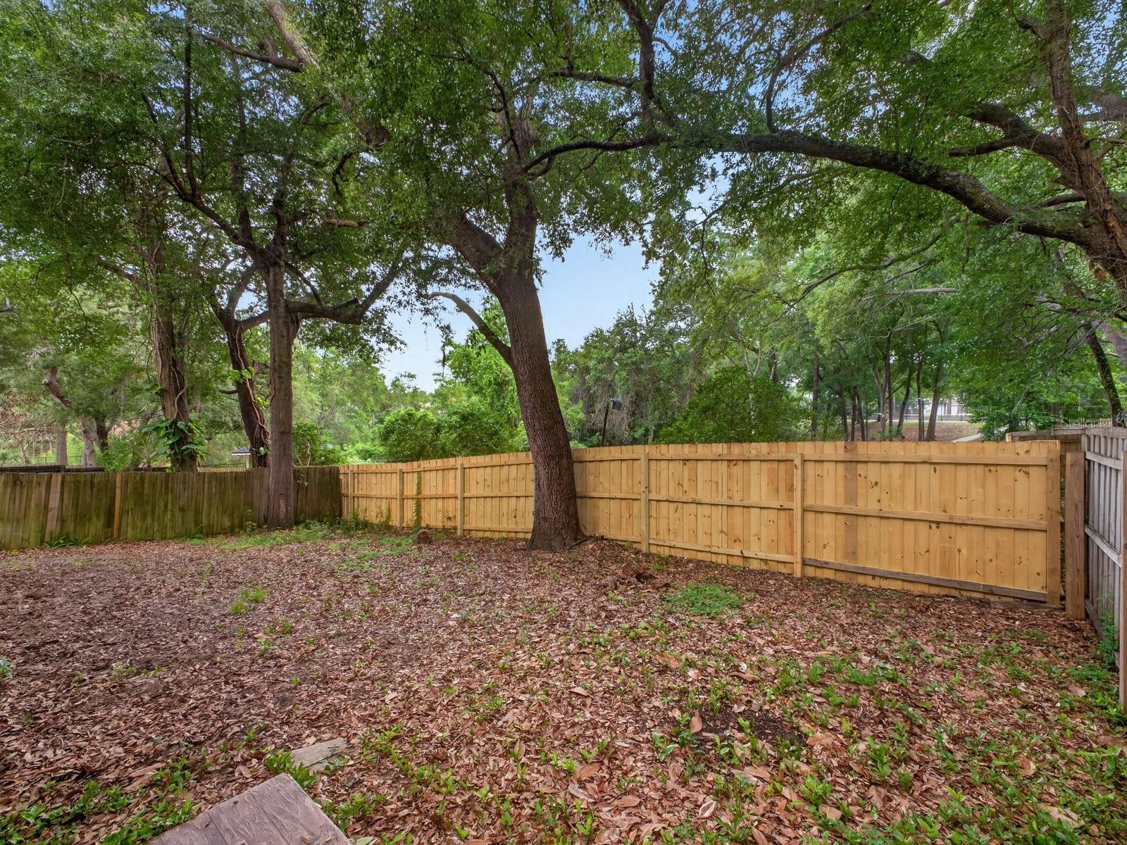 1008 ROYAL OAKS DR