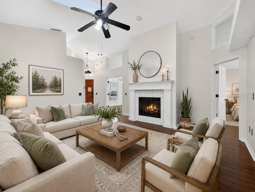 1008 ROYAL OAKS DR